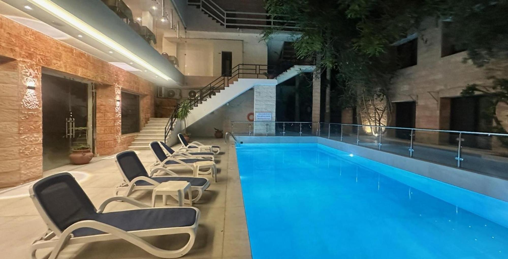 Petra Palace Hotel Вади Муса Экстерьер фото